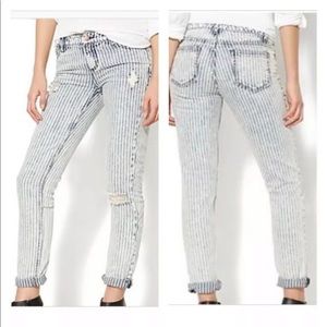 NWT NY & CO Distressed Striped Skinny Cropped Jean